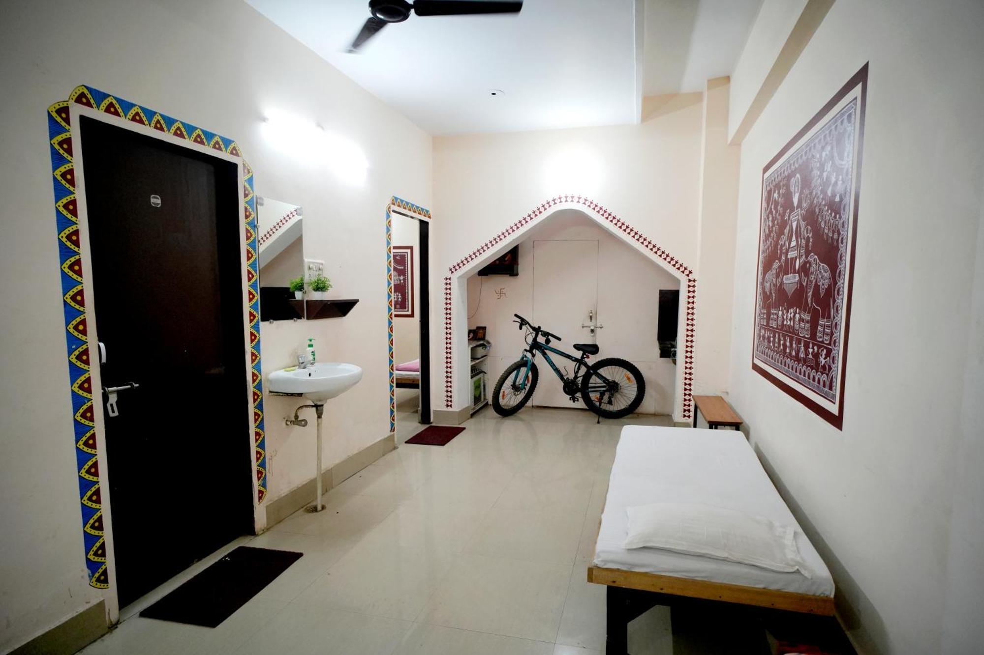Banaras Gully House 500 Ft From The Ghats Varanasi Exterior photo